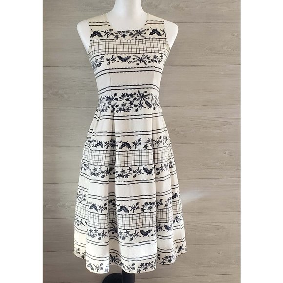 Vintage White and Blue Dress (S) - Picture 1 of 6